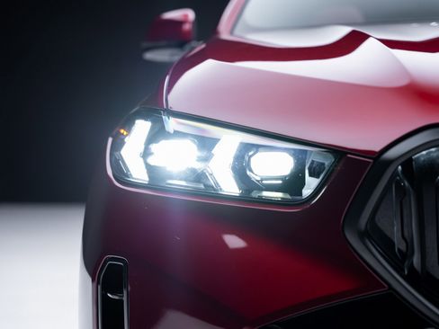 Used 2025 BMW X6 xDrive40i w/ Executive Package image 9