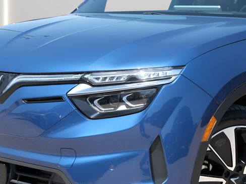 New 2025 VinFast VF 8 Plus AWD/4WD image 32