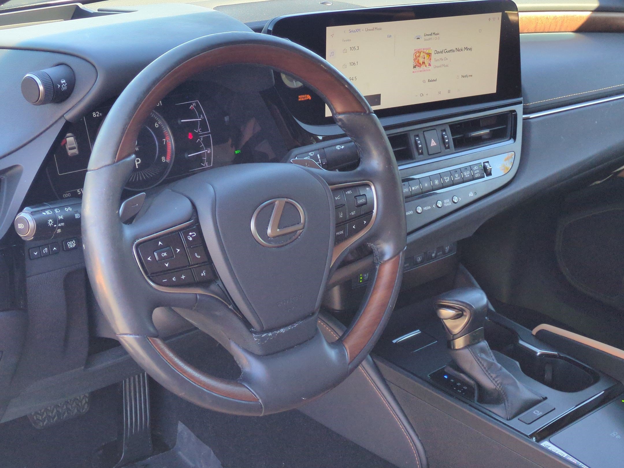 Used 2023 Lexus ES 350 Ultra Luxury w/ Accessory Package (Z2) FWD image 18