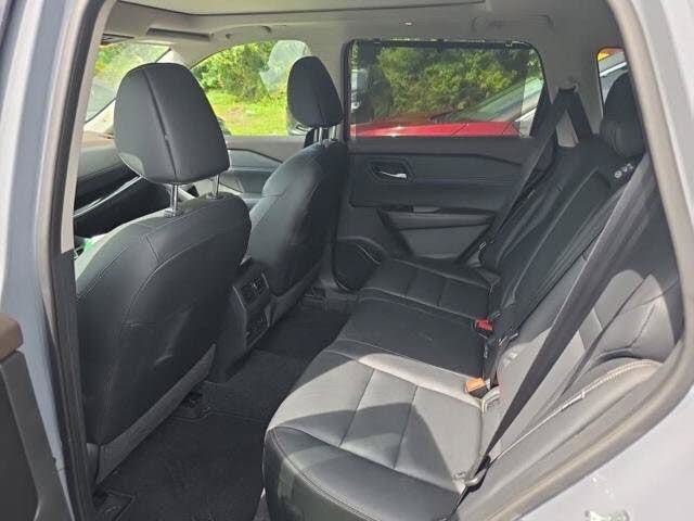 Used 2023 Nissan Rogue SL w/ SL Premium Package FWD image 12