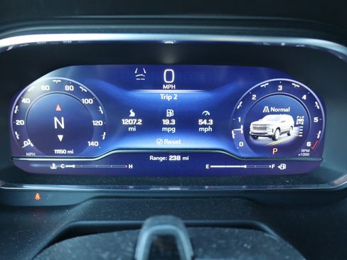 Used 2024 Chevrolet Suburban High Country w/ Advanced Technology Package image 27