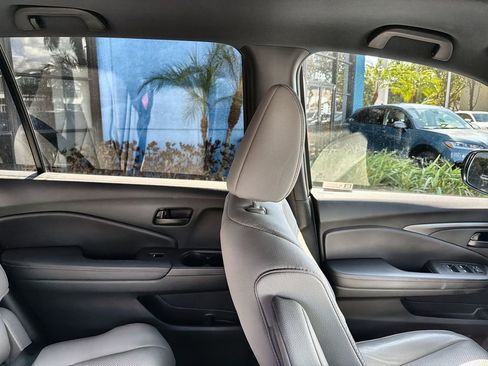 Used 2023 Honda Passport EX-L image 16