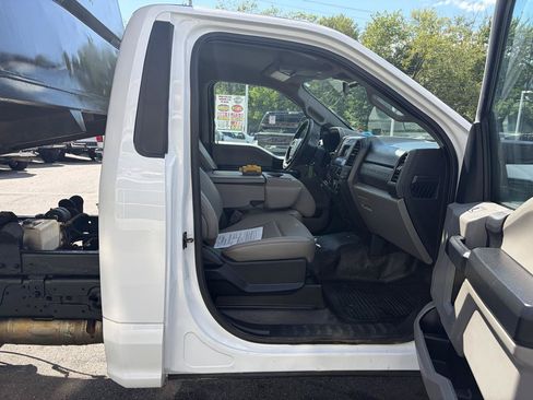 Used 2020 Ford F550 4x4 Regular Cab Super Duty image 31