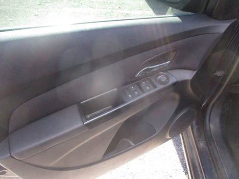 Used 2014 Chevrolet Cruze LT image 10