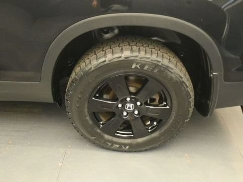 Used 2018 Honda Ridgeline Black Edition image 9