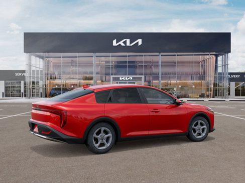 New 2025 Kia K4 LXS image 7