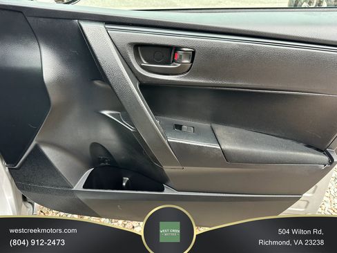 Used 2017 Toyota Corolla SE image 17