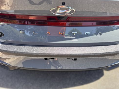 Used 2022 Hyundai Elantra SEL FWD image 23