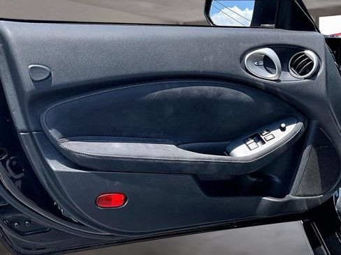Used 2014 Nissan 370Z Touring RWD image 22