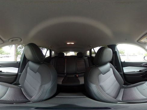 Used 2025 Chevrolet Trax LT w/ LT Convenience Package FWD image 42