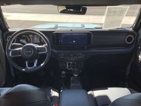 Used 2024 Jeep Wrangler Unlimited Sahara w/ Technology Group AWD/4WD image 6