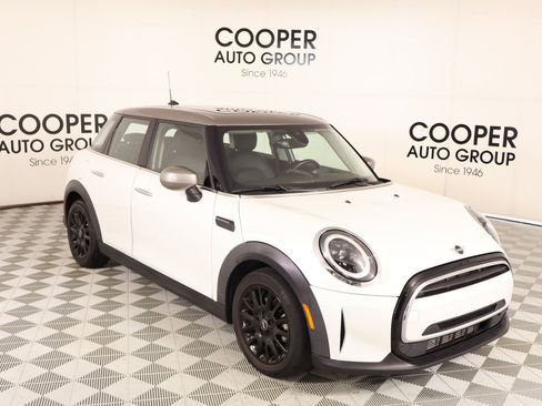 Used 2023 MINI Cooper 4-Door Hardtop FWD image 1