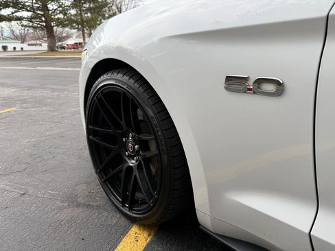 Used 2015 Ford Mustang GT image 5