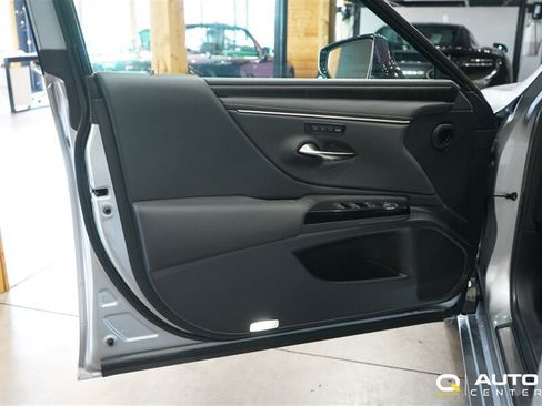 Used 2024 Lexus ES 300h FWD image 10