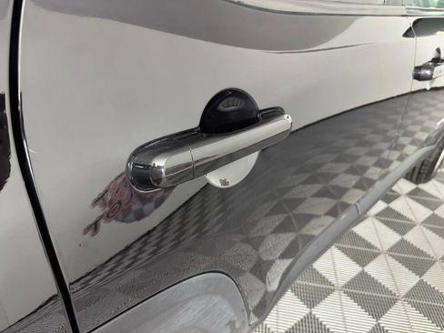 Used 2019 Jeep Renegade Limited w/ UConnect 8.4 Nav Group image 28