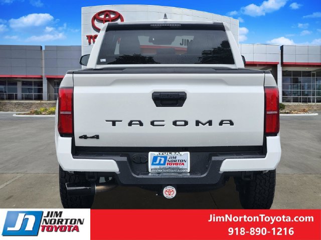 Used 2026 Toyota Tacoma SR5 AWD/4WD image 7