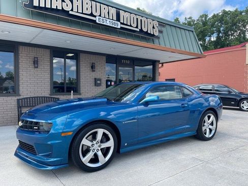 Used 2010 Chevrolet Camaro SS w/ RS Package RWD image 2