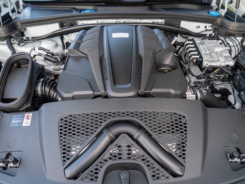 New 2026 Porsche Macan S image 30