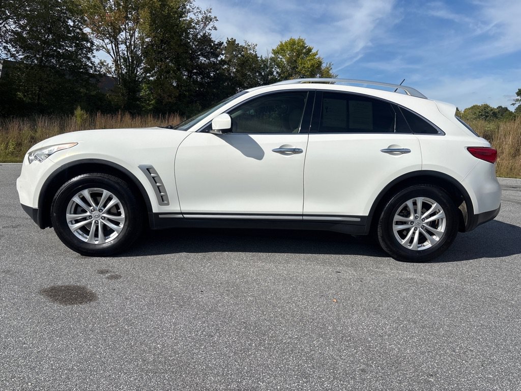 Used 2011 INFINITI FX35 AWD w/ Premium Pkg image 2