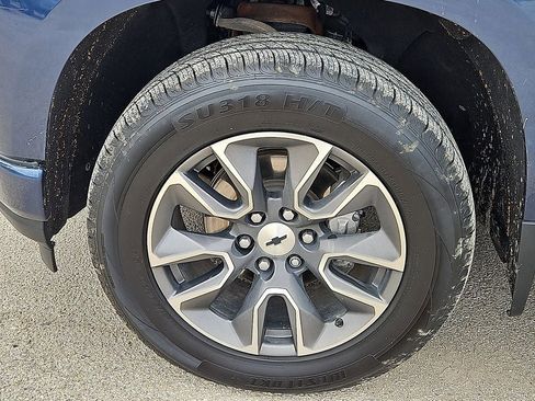 Used 2022 Chevrolet Silverado 1500 RST AWD/4WD image 13