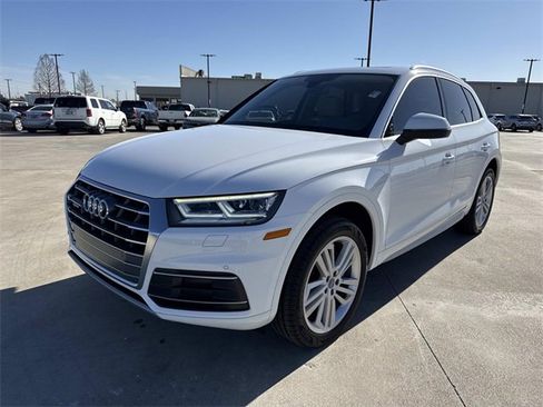 Used 2018 Audi Q5 2.0T Premium Plus w/ Premium Plus Package image 3