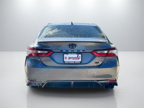 Used 2023 Toyota Camry SE image 6