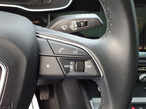 Used 2024 Audi Q3 2.0T Premium w/ Convenience Package image 21