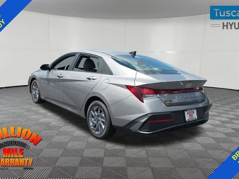 Used 2024 Hyundai Elantra SEL FWD image 5