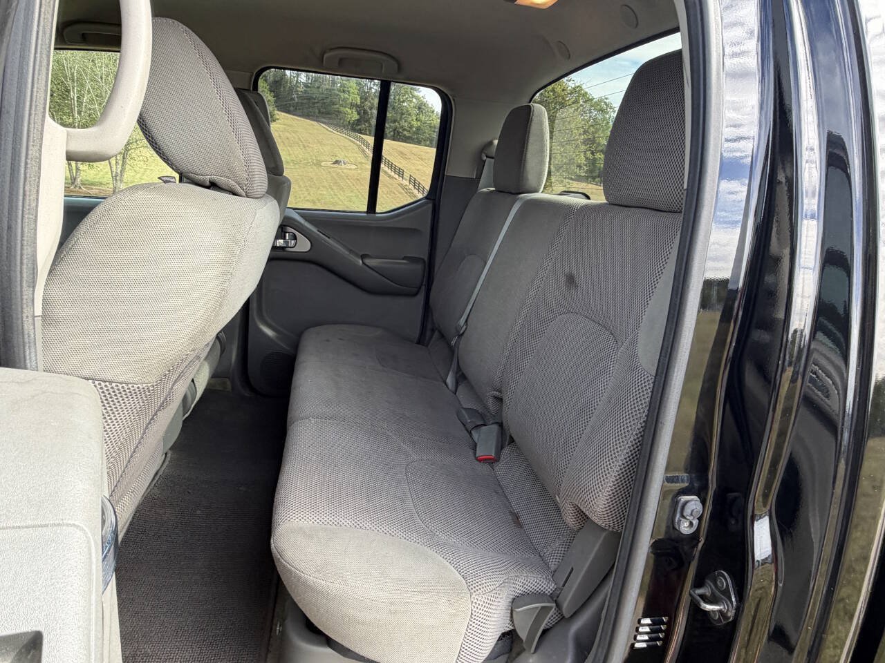 Used 2012 Nissan Frontier SV AWD/4WD image 18