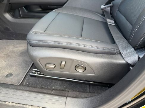 New 2026 Chevrolet Equinox EV LT image 17