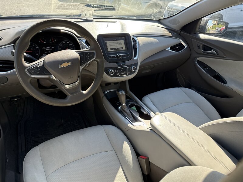 Used 2016 Chevrolet Malibu LT FWD image 7