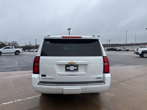 Used 2017 Chevrolet Suburban Premier image 4