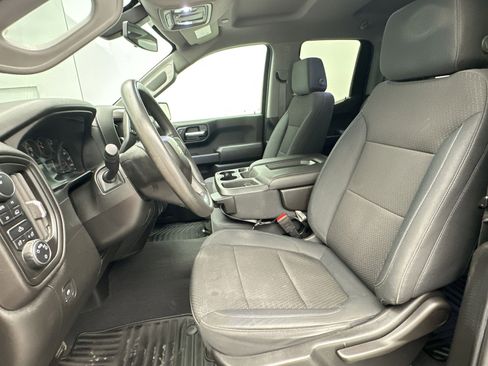 Used 2019 Chevrolet Silverado 1500 Custom w/ Custom Value Package image 5