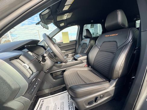 Used 2025 Nissan Pathfinder Rock Creek image 2