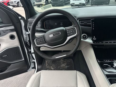 New 2026 Jeep Grand Wagoneer 4WD image 15