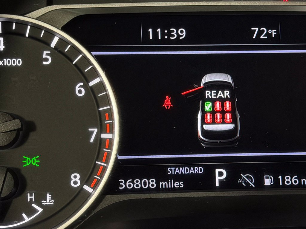 Used 2025 Nissan Pathfinder SL FWD image 22