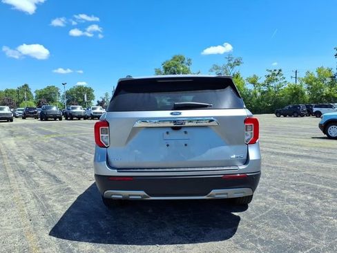 Used 2024 Ford Explorer XLT w/ Equipment Group 202A AWD/4WD image 6