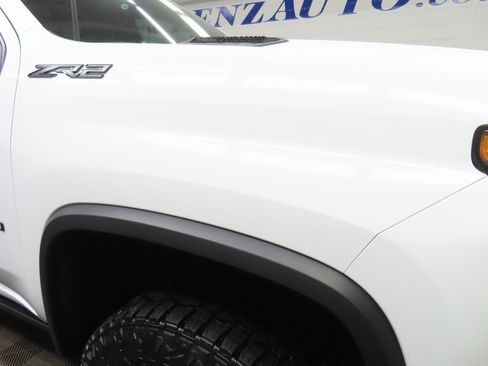 Used 2025 Chevrolet Silverado 2500 ZR2 w/ Technology Package image 39