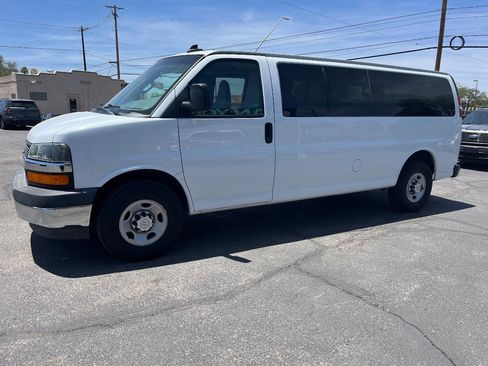 Used 2017 Chevrolet Express 3500 LT w/ LT Preferred Equipment Group RWD image 12
