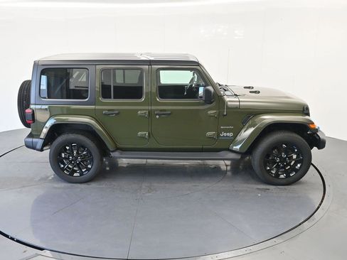Used 2023 Jeep Wrangler Unlimited Sahara w/ Cold Weather Group AWD/4WD image 20