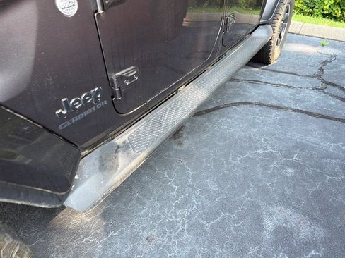 Used 2021 Jeep Gladiator Sport AWD/4WD image 4