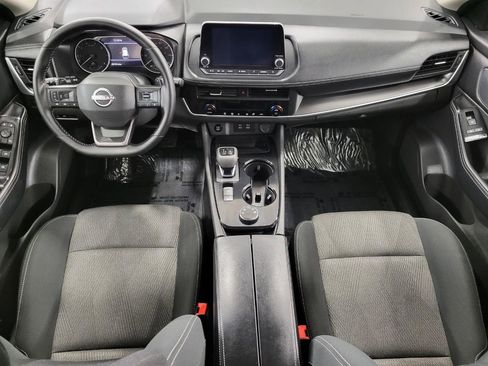 Used 2025 Nissan Rogue SV image 7