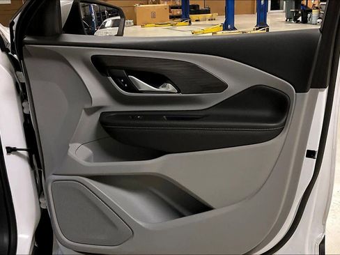 Used 2022 GMC Terrain SLE w/ Driver Convenience Package image 22