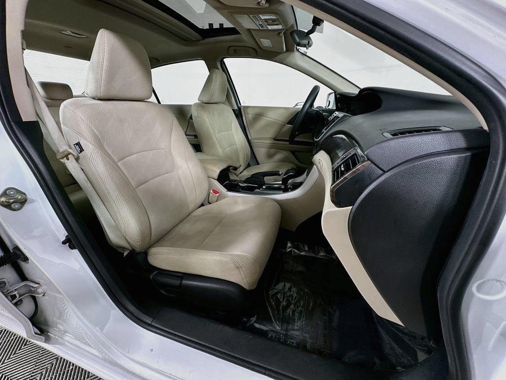 Used 2016 Honda Accord EX image 33