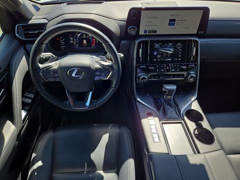 Used 2024 Lexus LX 600 4WD w/ Luxury Package image 14