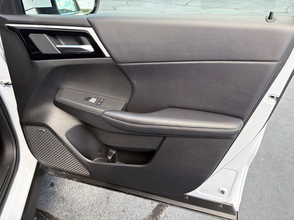 Used 2025 Mitsubishi Outlander SE AWD/4WD image 28