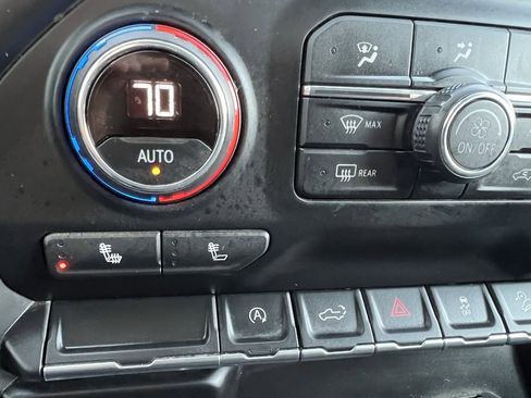 Used 2020 Chevrolet Silverado 1500 LT w/ All-Star Edition image 32