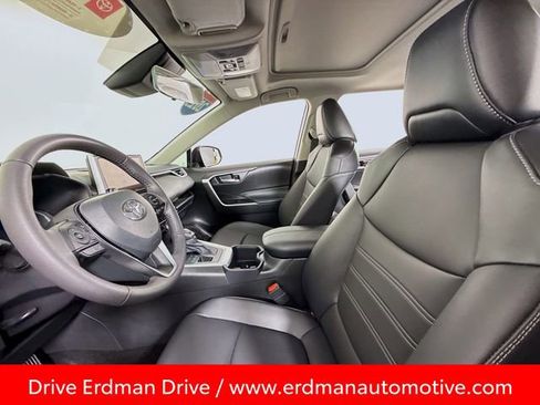 Used 2025 Toyota RAV4 XLE Premium image 6