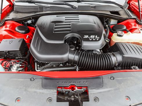 Used 2022 Dodge Charger SXT w/ Leather Interior Group image 25