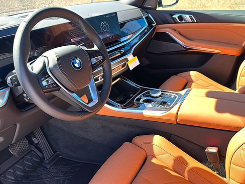 New 2026 BMW X5 xDrive50e w/ Premium Package AWD/4WD image 9